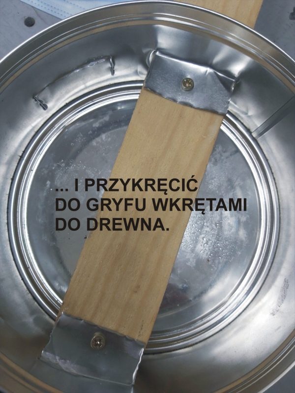 Mocowanie puszki do drewnianego gryfu instrumentu