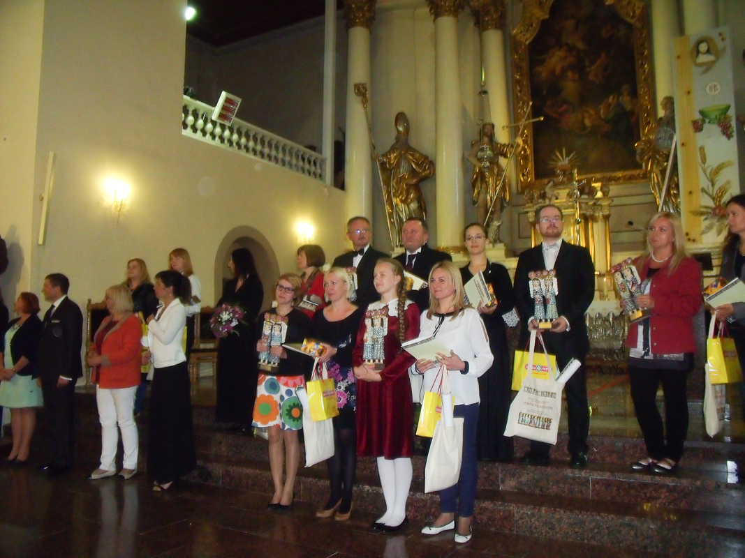 Chóry z Murowanej Gośliny na festiwalu w Ejszyszkach Chóry z Murowanej Gośliny na festiwalu w Ejszyszkach