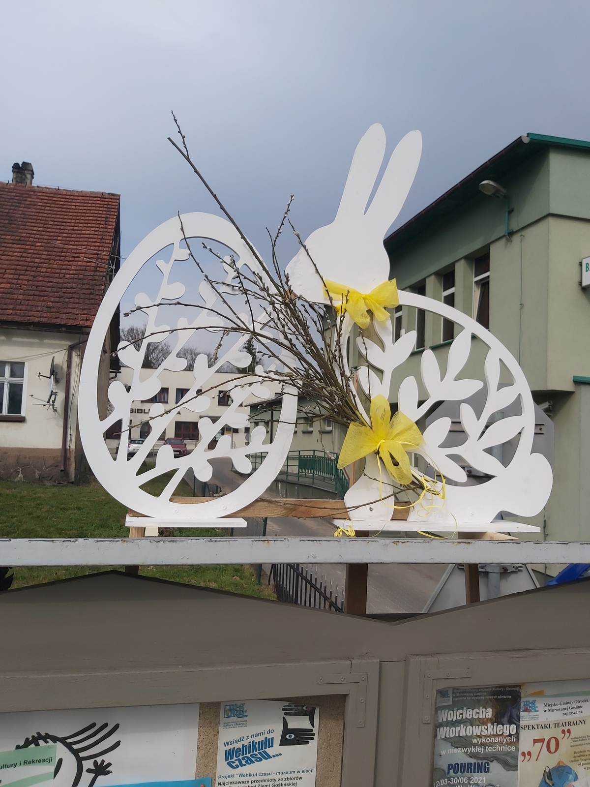 1-1 Dekoracja ażurowa jajko i zając, wstążki i bazie wielkanocne