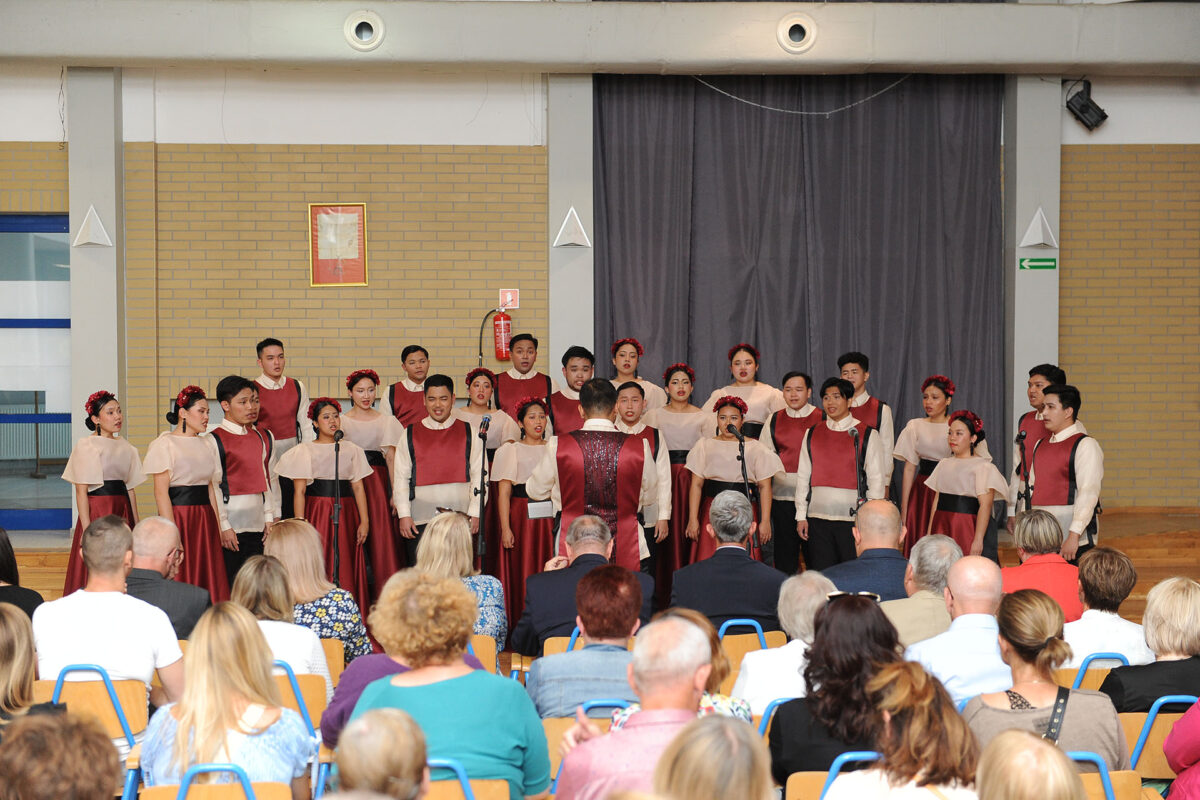 Chór Uniwersytetu Filipińskiego Manila Chorale, publiczność.