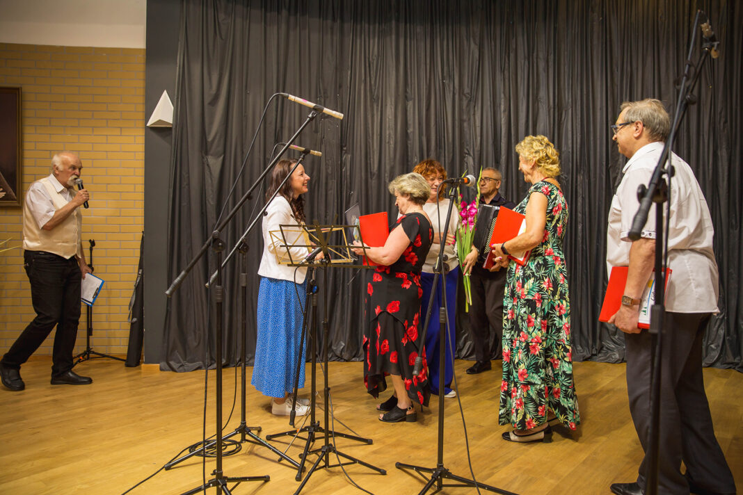 7 Składanie gratulacji.