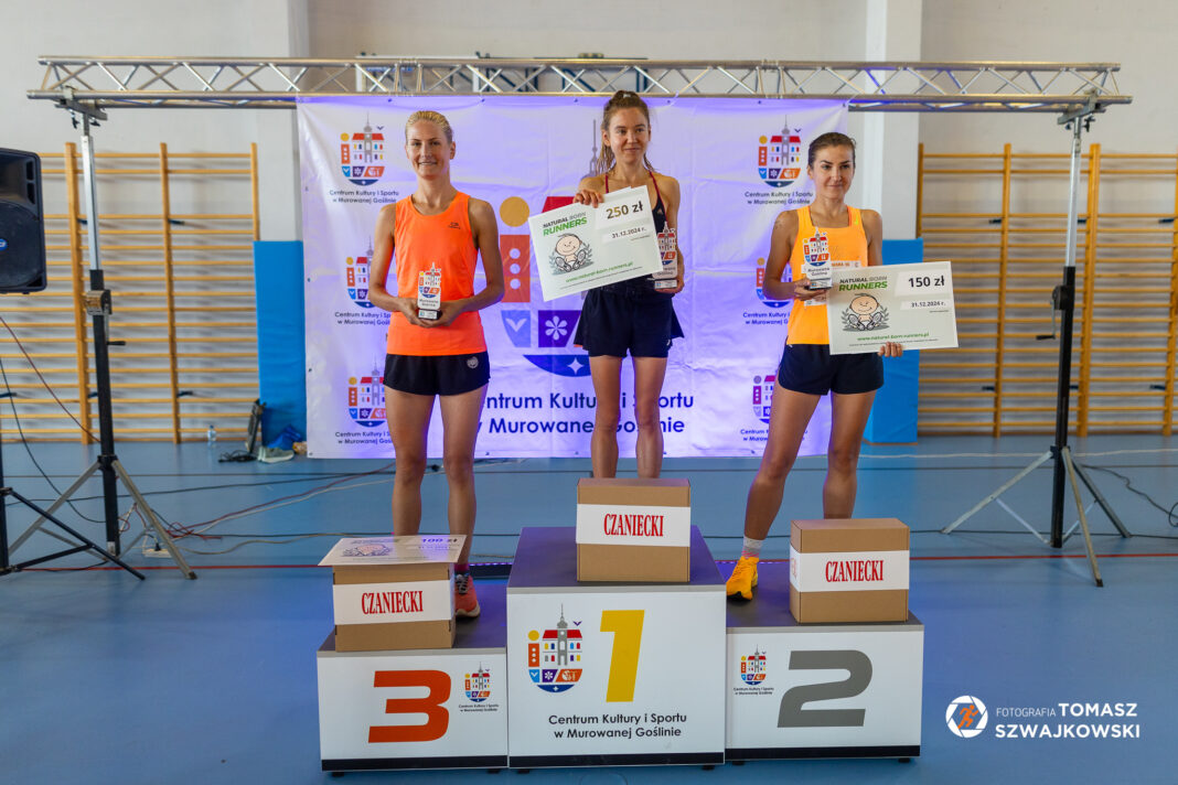 murowana10-47 Ceremonia dekoracji