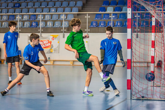 Napastnik zdobywający bramkę