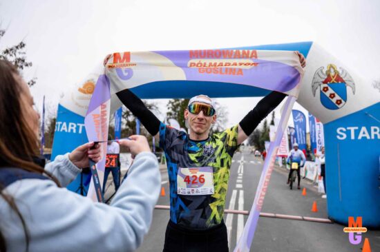 Zwycięzca po przekroczeniu lini mety