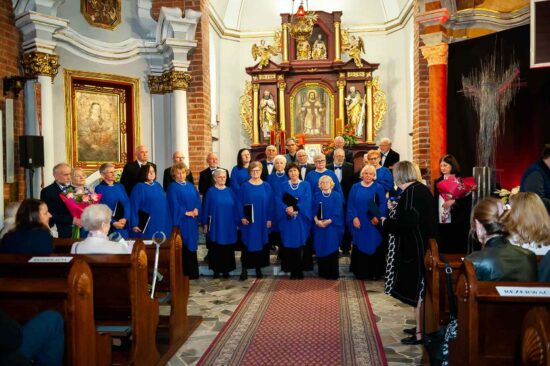 Składanie życzeń przez zaproszonych gości
